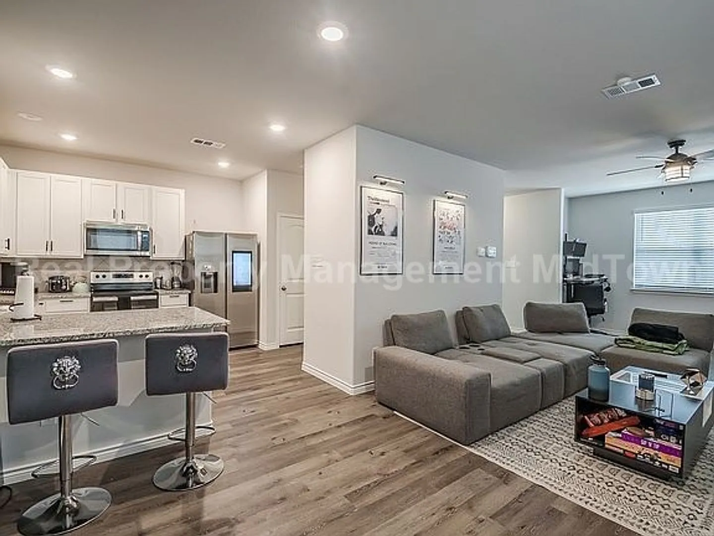 Charming spacious 2-story with a 2-car garage | Lux Master Suite & Prime Fort Worth Location! — Photo 4