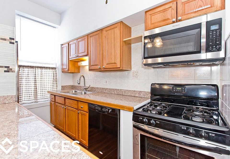 1st image of 1368 W Evergreen Ave #2REAR