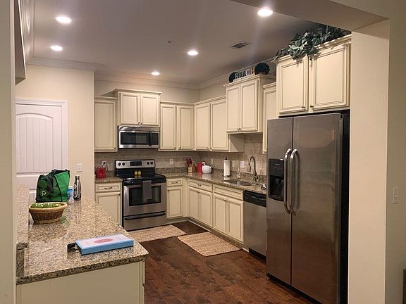 3rd image of 506 Reserve Ln