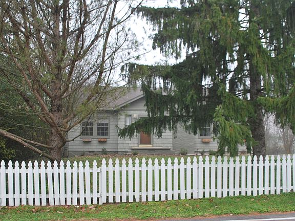 3rd image of 3009 NE Fairmont Blvd