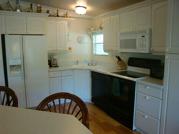 5th image of 758 Dogwood Dr