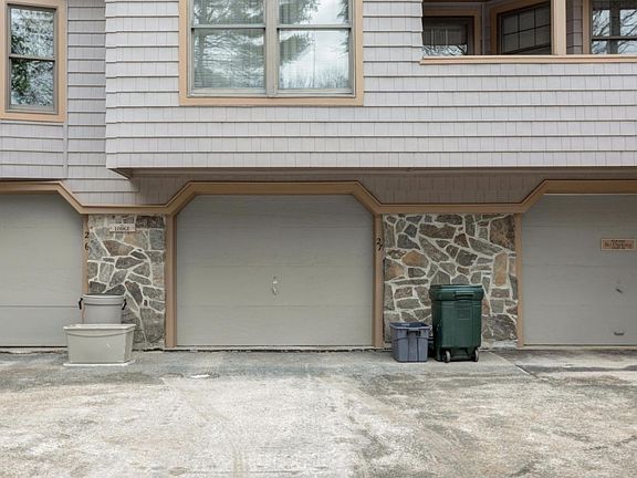 3rd image of 27 Merrimac Pl #27