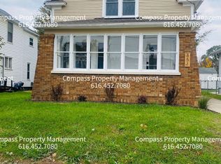 851 Oakdale St SE, Grand Rapids, MI