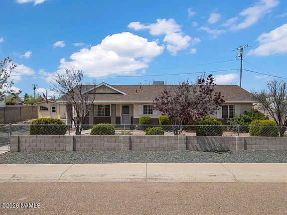 2nd image of 110 Court Ln
