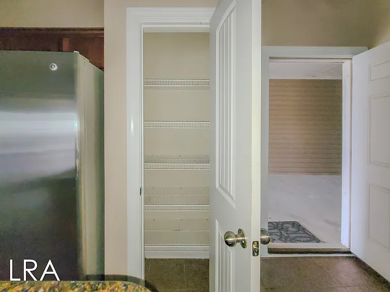 300 Gateway Dr #346 — Photo 4