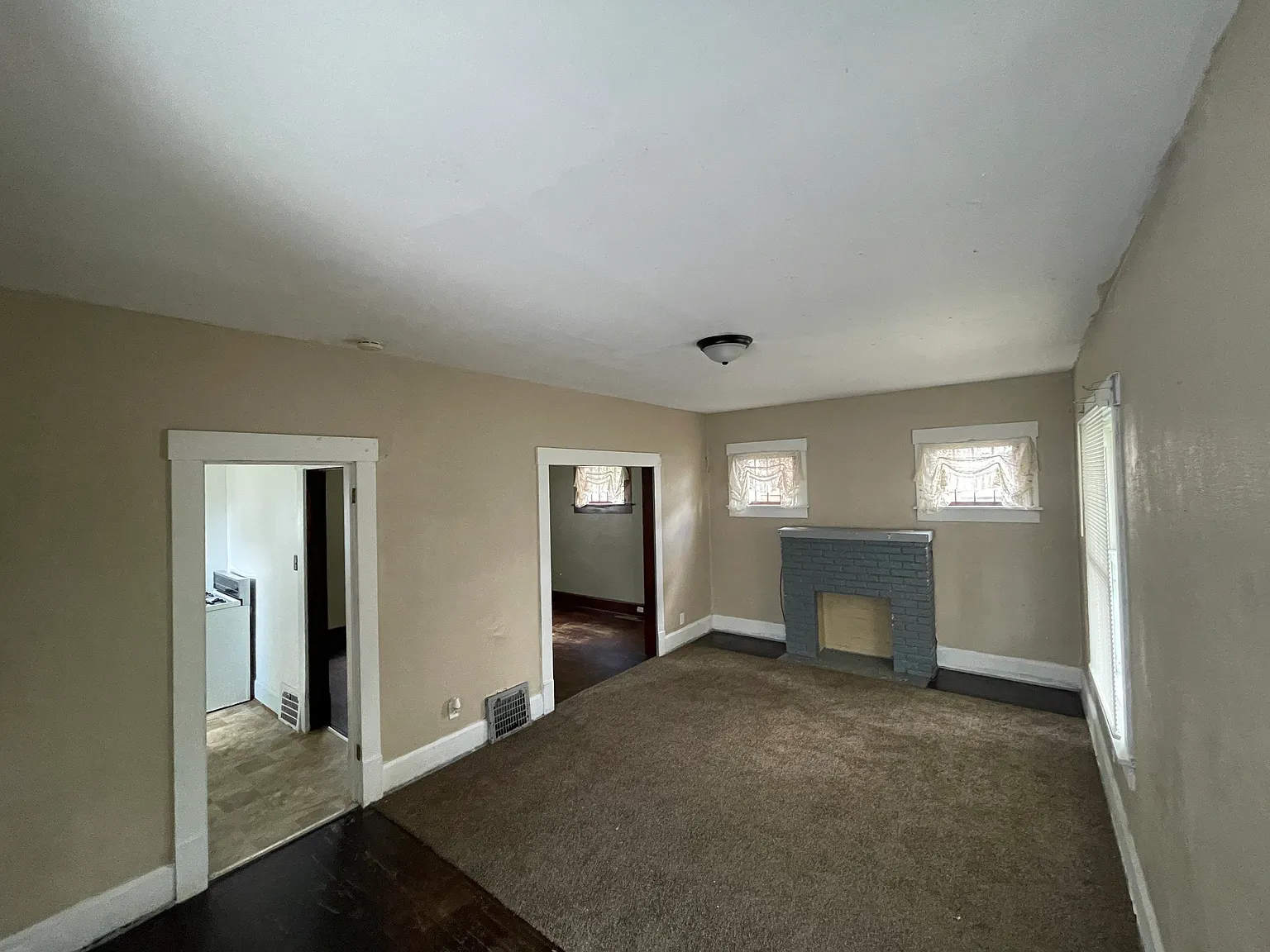 3 bed, 1224 sqft, $1,000 — Photo 3