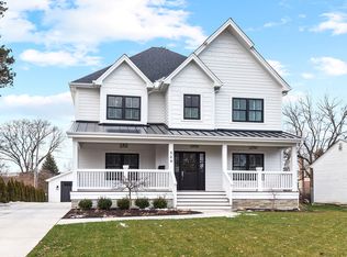 529 N Wright St, Naperville, IL 60563