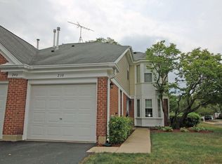 238 Green Knoll Ln #238, Streamwood, IL 60107
