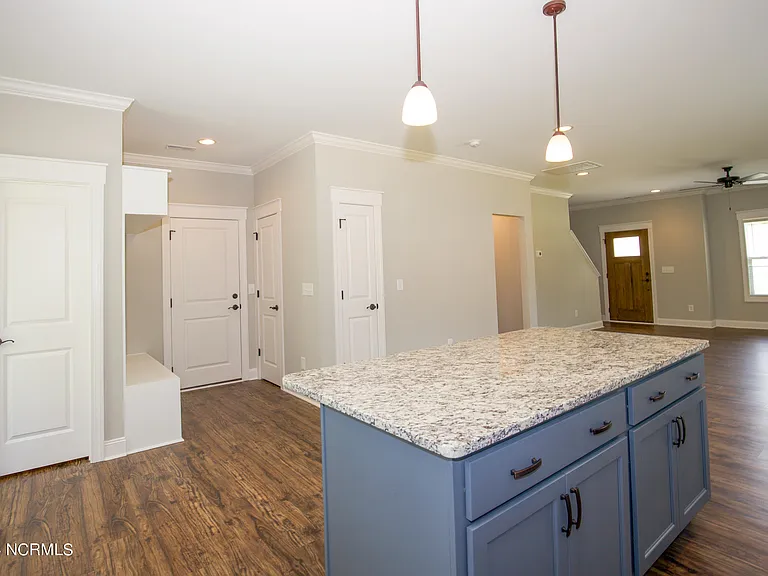 1021 Juniper Lake Rd — Photo 13