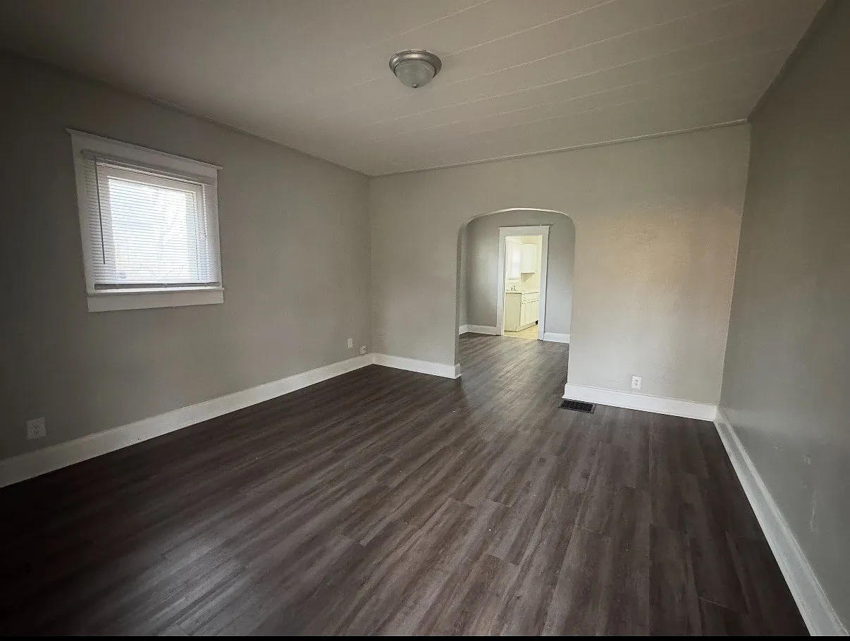 3 bed, 1700 sqft, $1,200 — Photo 1