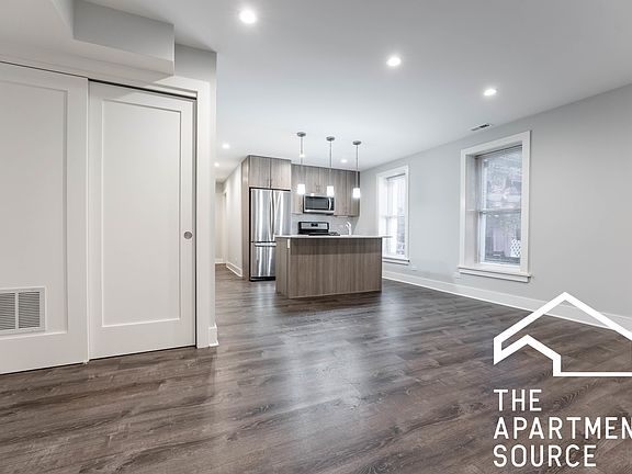 2nd image of 1857 W Dickens Ave APT 1R