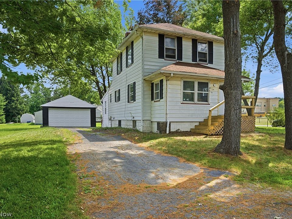 1st image of 2453 Eddie St