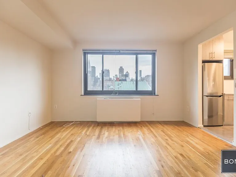 230 E 30th St #15D — Photo 1