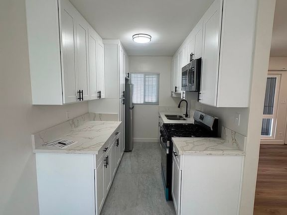 2nd image of 1265 N Saint Andrews Pl APT 4