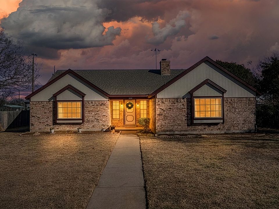 2358 Mockingbird Dr, Grapevine, TX 76051 | Zillow