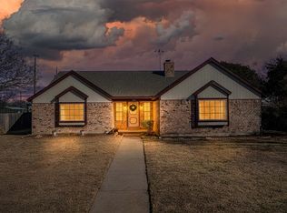 2358 Mockingbird Dr, Grapevine, TX 76051