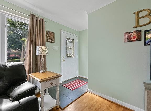 2nd image of 9835 Knollshire Dr