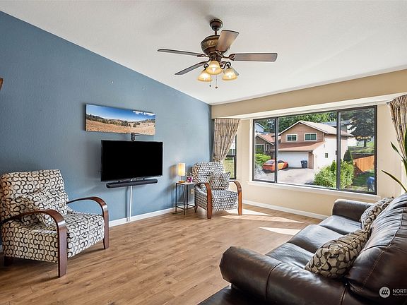 5th image of 7288 Blackbird Drive NE