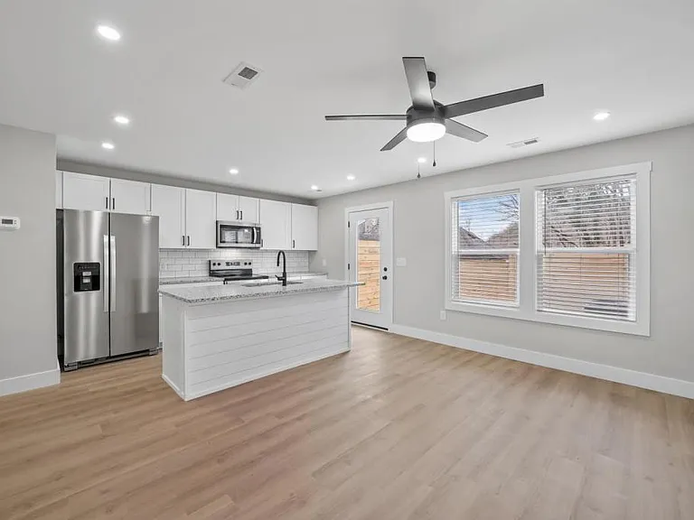 116 Shipman Dr NE — Photo 4
