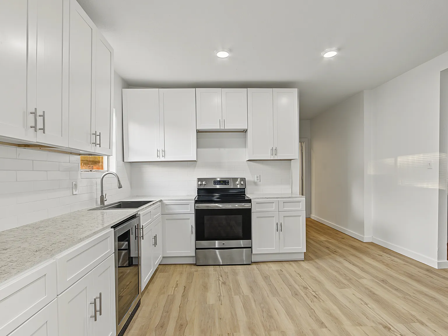 4 bed, 1695 sqft, $2,600 — Photo 4