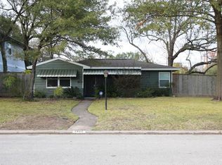 1402 Chamboard Ln, Houston, TX 77018