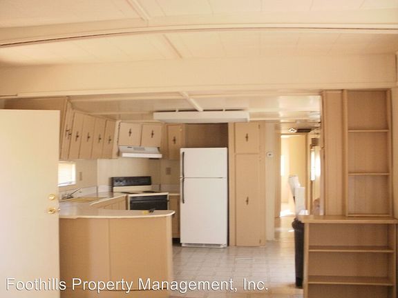 3rd image of 2759 S Pleasant Valley Dr