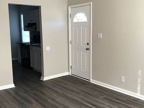 2nd image of 706 Pinehaven Dr