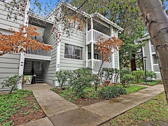 2nd image of 938 Clark Ave APT 22