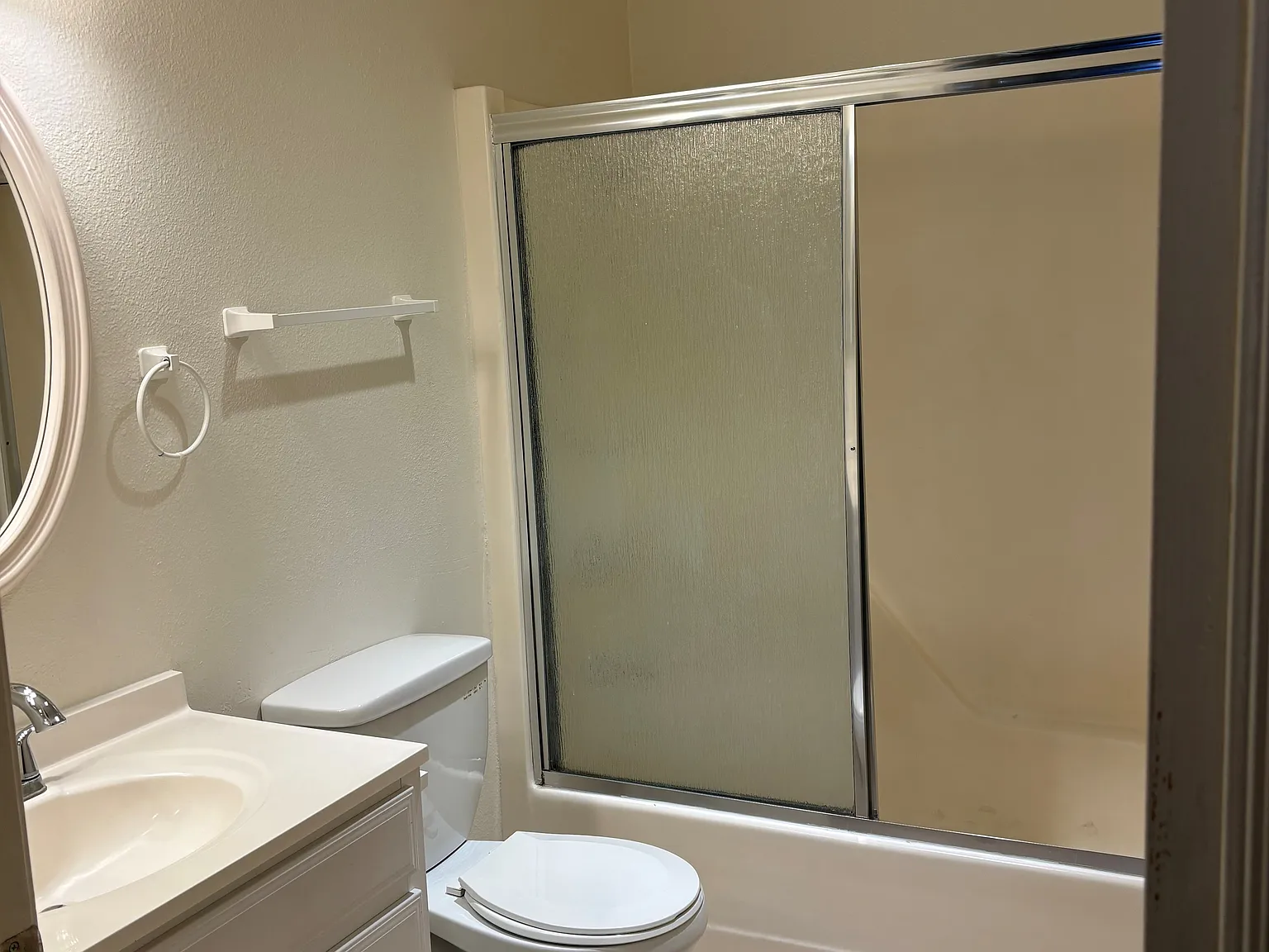 2 bed, 1075 sqft, $3,200 — Photo 3