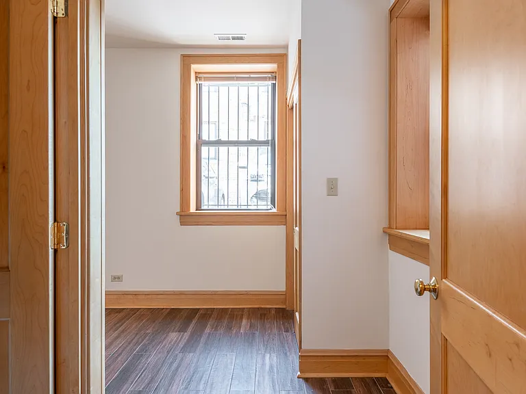 2704 N Mildred Ave #1R — Photo 10