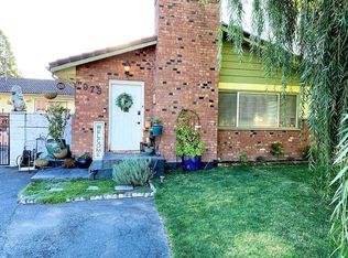 973 Schroeder Ln, Grants Pass, OR 97527