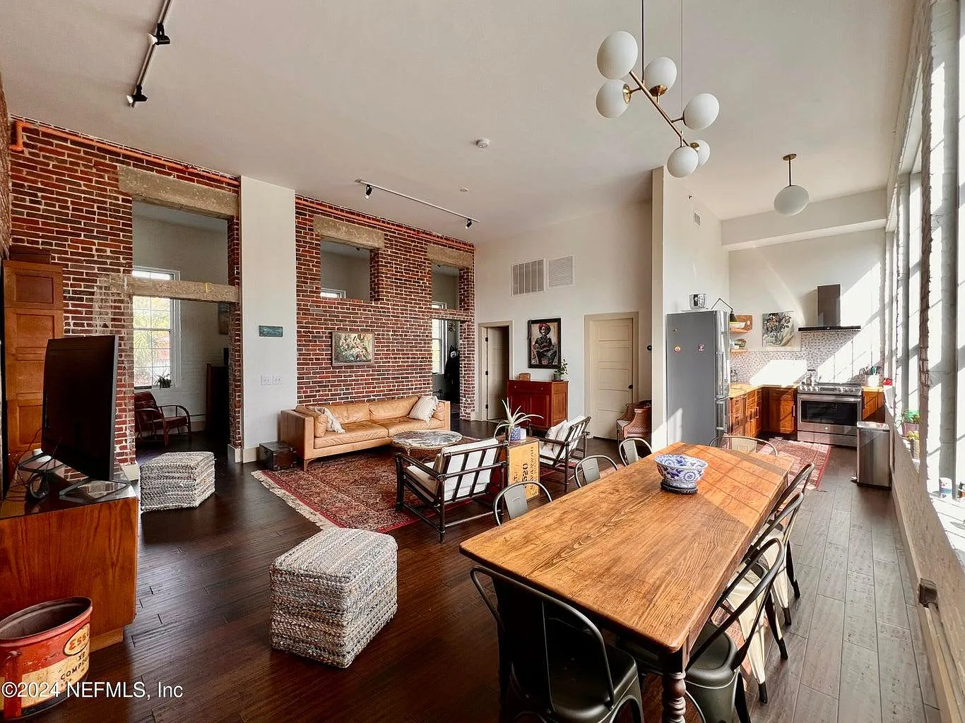 1 bed, 960 sqft, $1,725 — Photo 1
