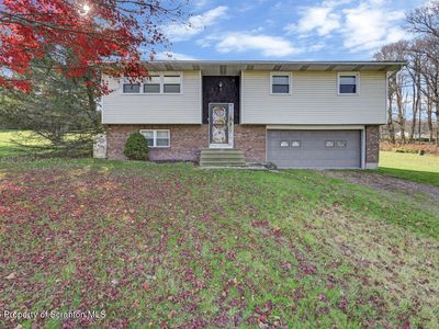 446 Maple Grove Rd, Moscow, PA, 18444