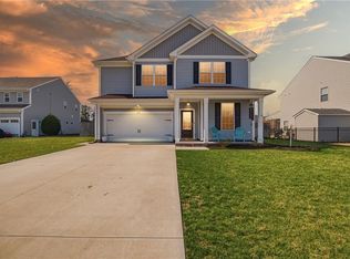 102 Oak Bend Ct, Moyock, NC 27958