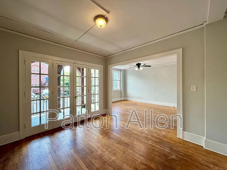 116 E Chestnut St #24 — Photo 6