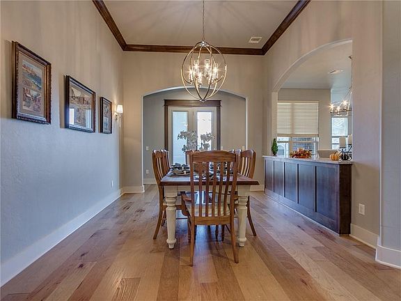 3rd image of 3016 Warwick Pl