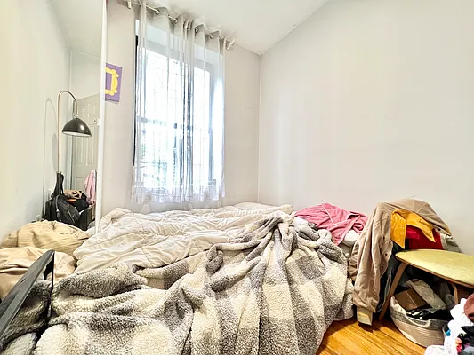 Rented by Pear NYC LLC | media 12