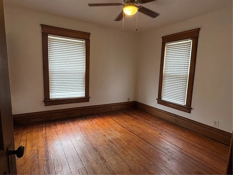 612 Superior St — Photo 12