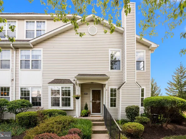 6808 Spruce Mill Dr, Yardley, PA 19067