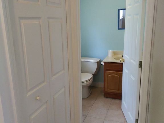 5th image of 17 Hillcrest St #A