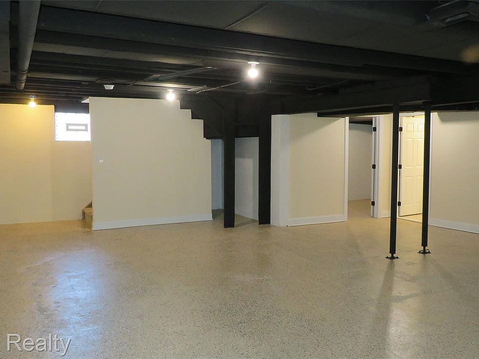 16558 Haggerty Rd, photo 29
