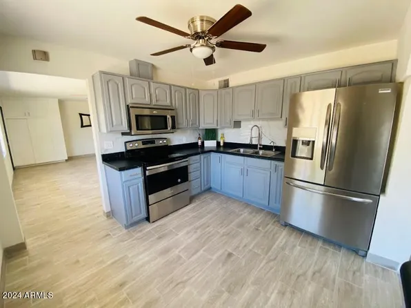 2943 W HIGHLAND Avenue, Phoenix, AZ 85017