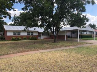 401 NW Avenue J, Seminole, TX 79360