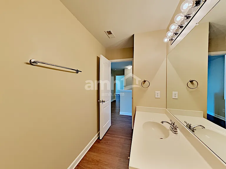 982 Acadia Ct — Photo 16