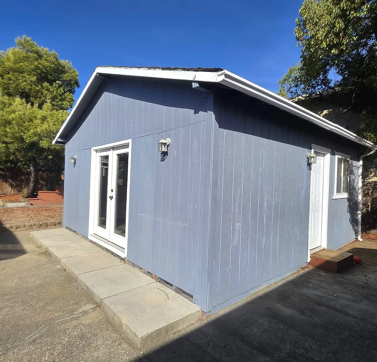 Studio, 330 sqft, $2,400 — Photo 1