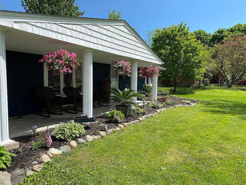 2nd image of 28186 Briar Hill Dr