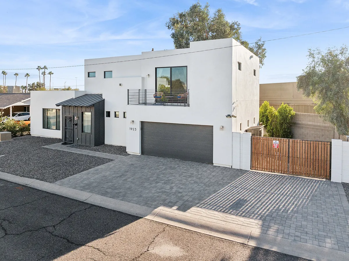 Building Photo - 1923 E Monterey Way