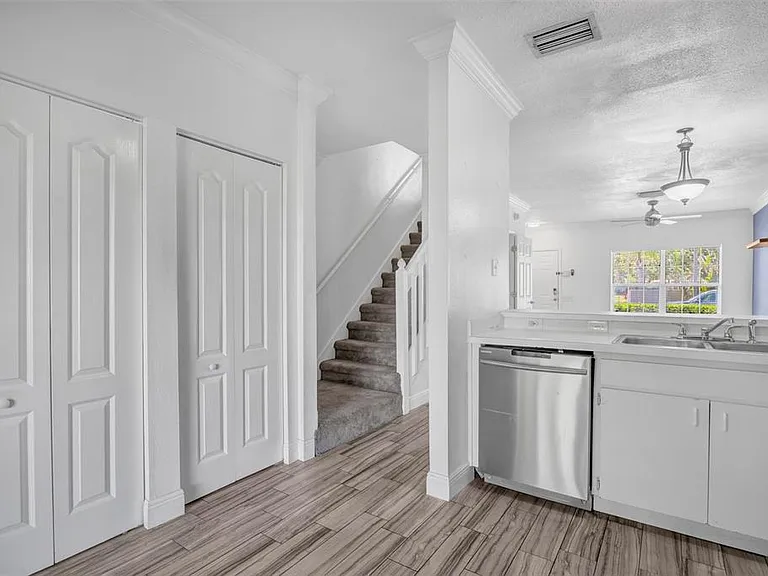 6127 Bayside Key Dr — Photo 15