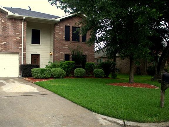 2nd image of 16234 Charterstone Dr