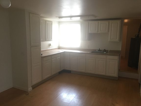 5th image of 667 Tonawanda St